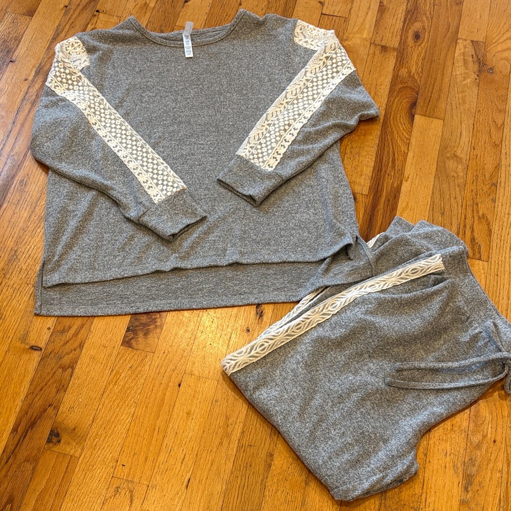 Super Soft Lace Trimmed Jogger/Lounge Set -XL